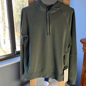 NWT Men’s Lululemon green hoodie - size M